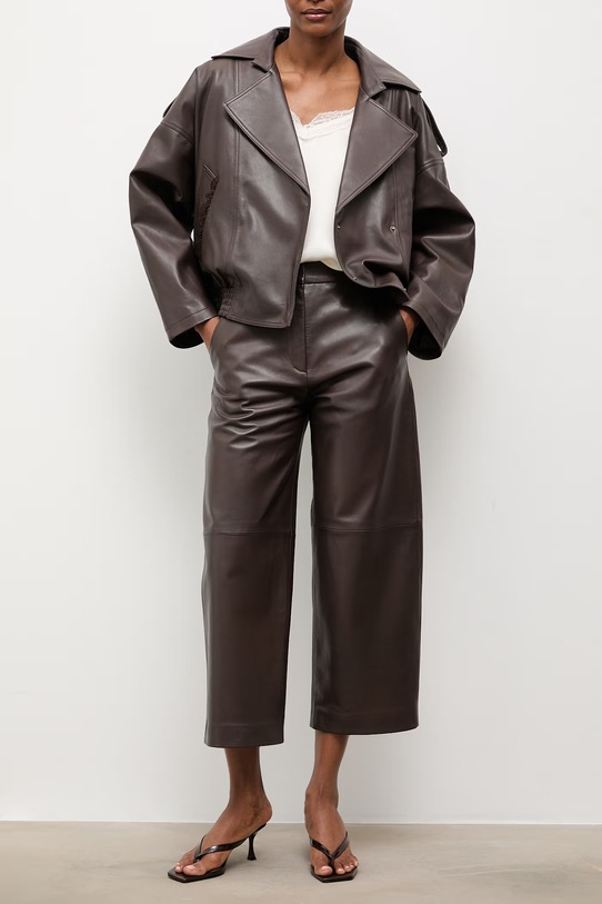 Answear.LAB spodnie damskie skórzane MADELINE z kolekcji Unscripted brązowy WS26-SPD042