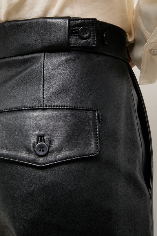 Answear.LAB spodnie damskie skórzane MADELINE z kolekcji Unscripted WS26-SPD042