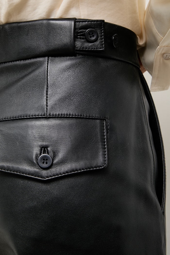 Answear.LAB spodnie damskie skórzane MADELINE z kolekcji Unscripted WS26-SPD042