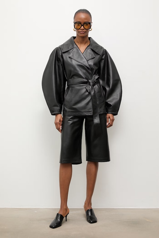 Answear.LAB spodnie damskie skórzane MADDIE z kolekcji Unscripted WS26-SPD043 czarny WS26