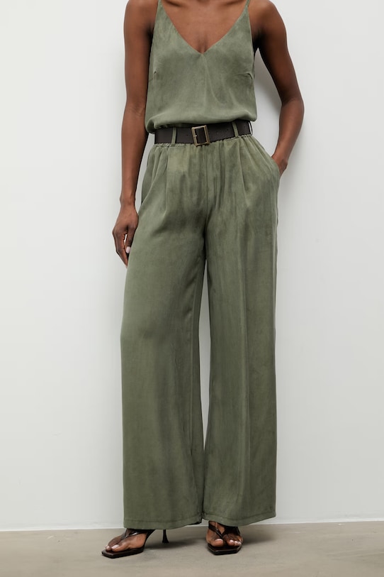 Answear.LAB spodnie damskie z lyocellu zielony 95106.iak