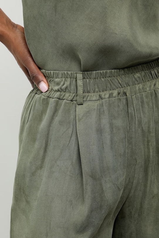 Answear.LAB spodnie damskie z lyocellu zielony 95106.iak