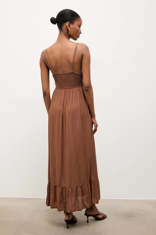 Odzież Answear.LAB sukienka wiskozowa Mica.hak brązowy