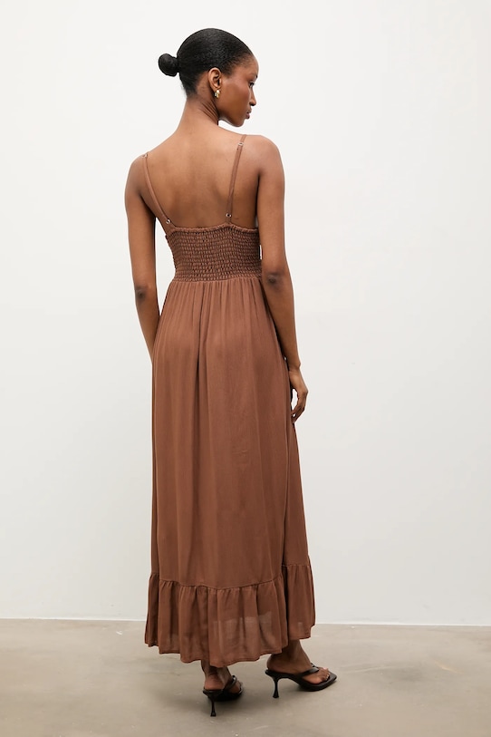 Odzież Answear.LAB sukienka wiskozowa Mica.hak brązowy