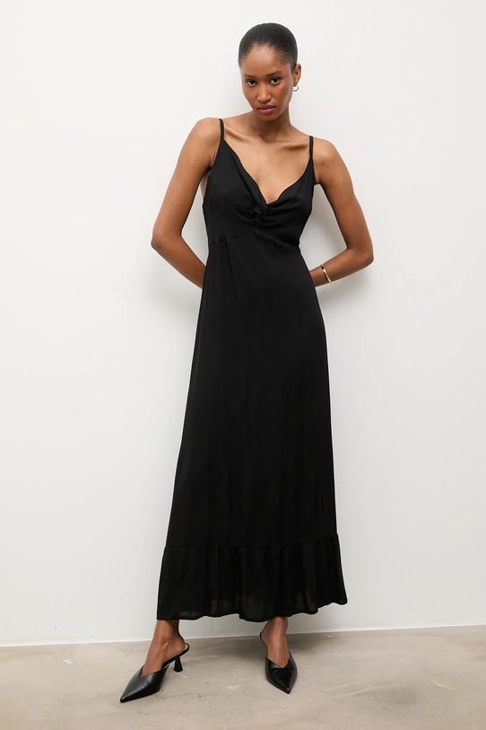 Answear.LAB sukienka wiskozowa casual czarny Mica.hak