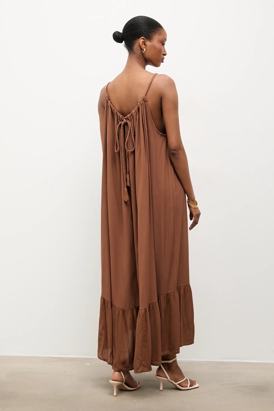 Odzież Answear.LAB sukienka Venezia.hak brązowy