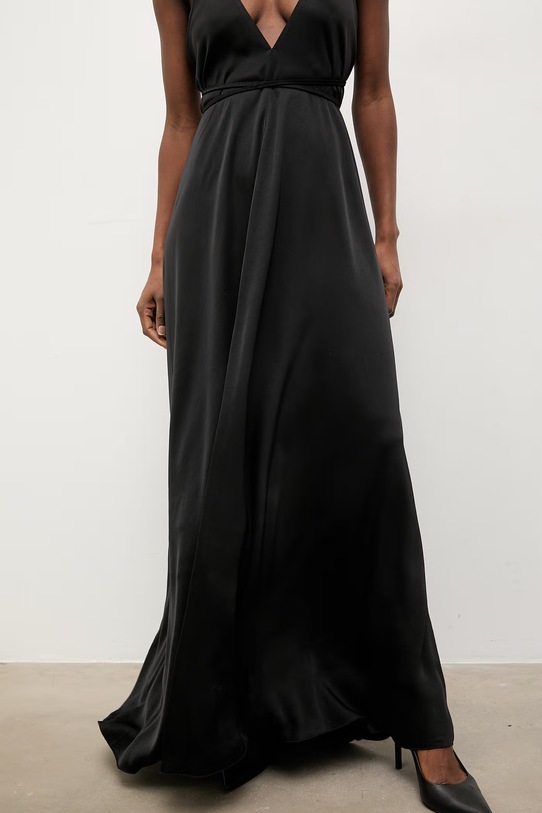 Answear.LAB sukienka z wiskozy WS26-SUD039 czarny