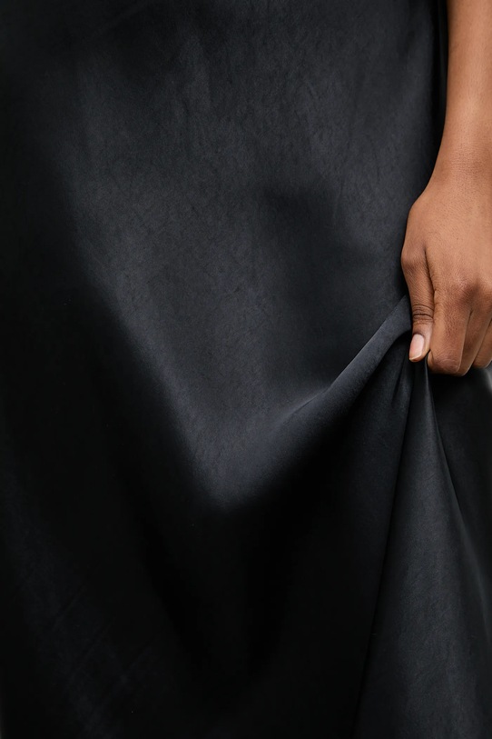 Answear.LAB sukienka 93672.iok czarny