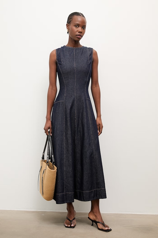 Džínové šaty Answear.LAB m.08802.hak námořnická modř WS26