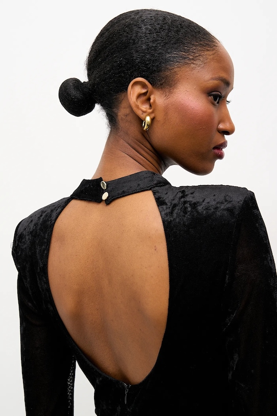 Answear.LAB sukienka welurowa czarny 58330.tok