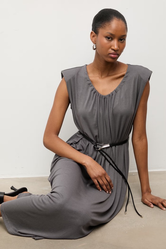 Answear.LAB sukienka 661788.hak szary