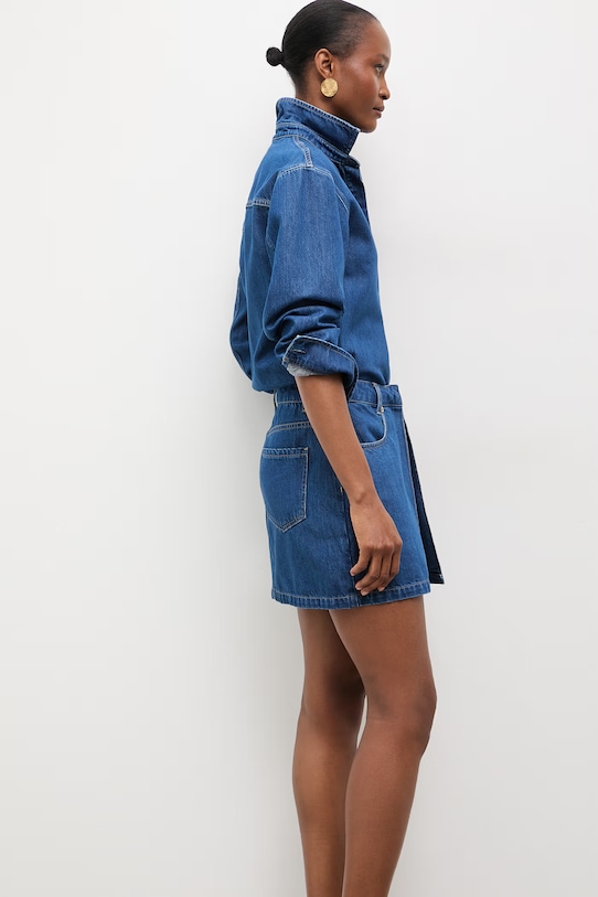 Answear.LAB sukienka letnia jeansowa granatowy WS26-SUD095