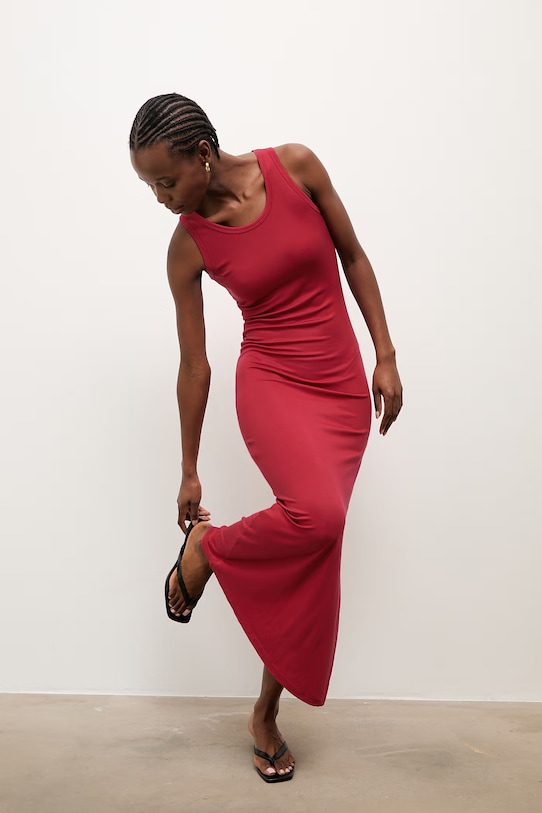 Answear.LAB sukienka z wiskozy czerwony WS26-SUD109