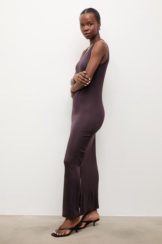 Answear.LAB sukienka z wiskozy WS26-SUD109 brązowy WS26