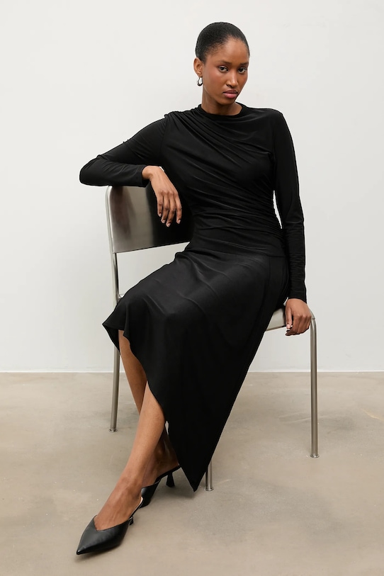 Answear.LAB sukienka midi czarny 58209.tok