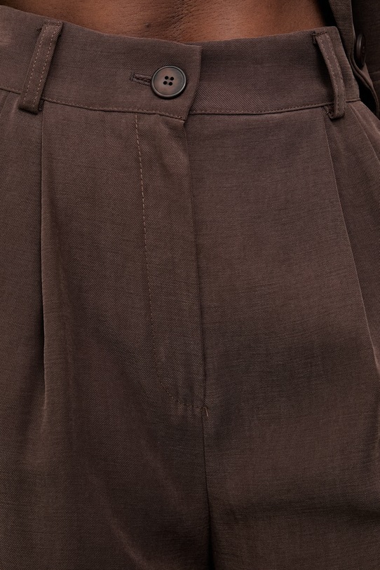 Answear.LAB elegantne kratke hlače ženske z viskozo 95067.iak rjava