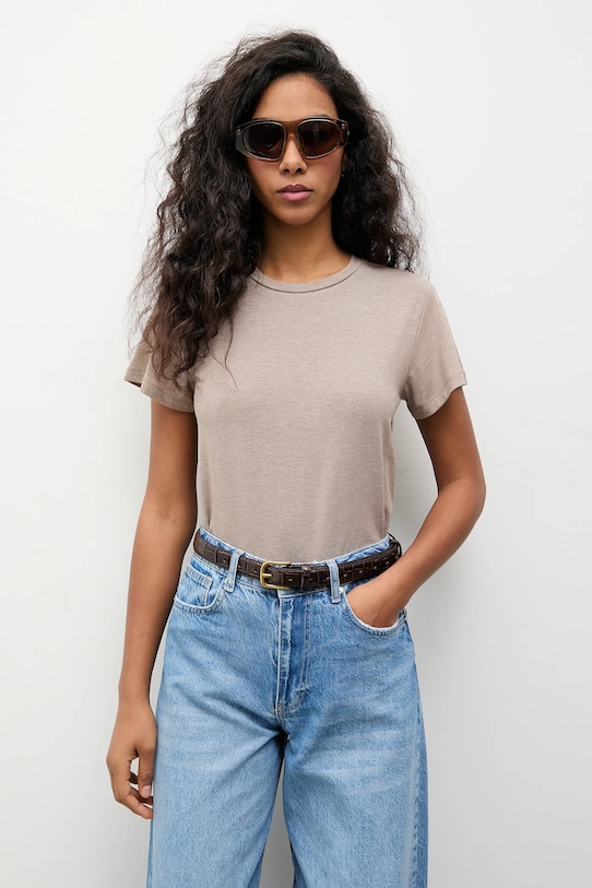 Answear.LAB t-shirt z elastanem beżowy TR1.tok