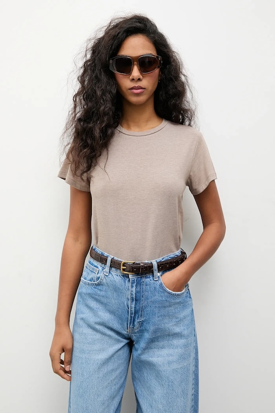 Answear.LAB t-shirt z elastanem beżowy TR1.tok