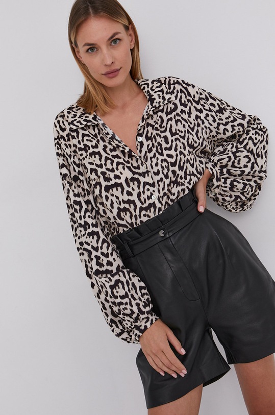 Answear Lab Koszula z domieszką jedwabiu klasyczny czarny G25038.1KR