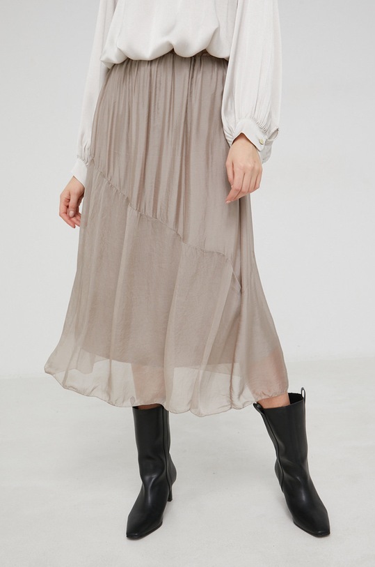 Answear Lab - Spódnica z jedwabiem casual beżowy 2153.1KR