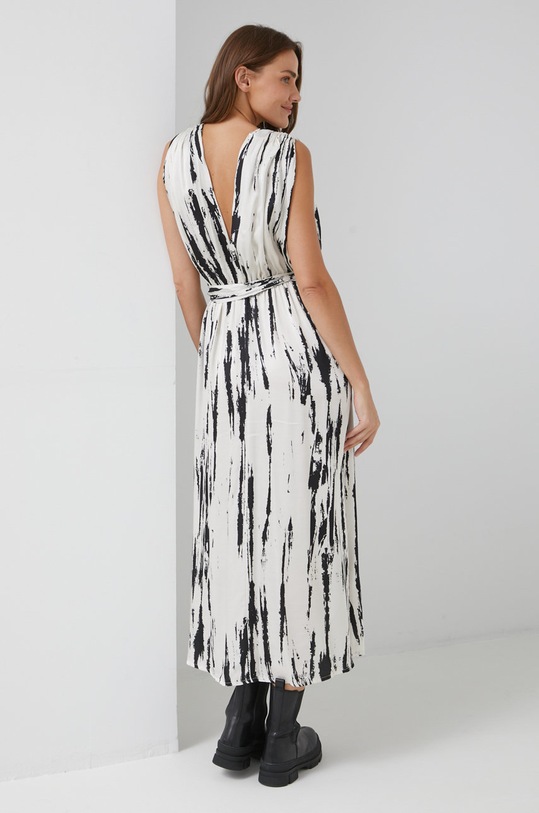 Šaty s hedvábím Answear.LAB 12431.1w bílá WW22