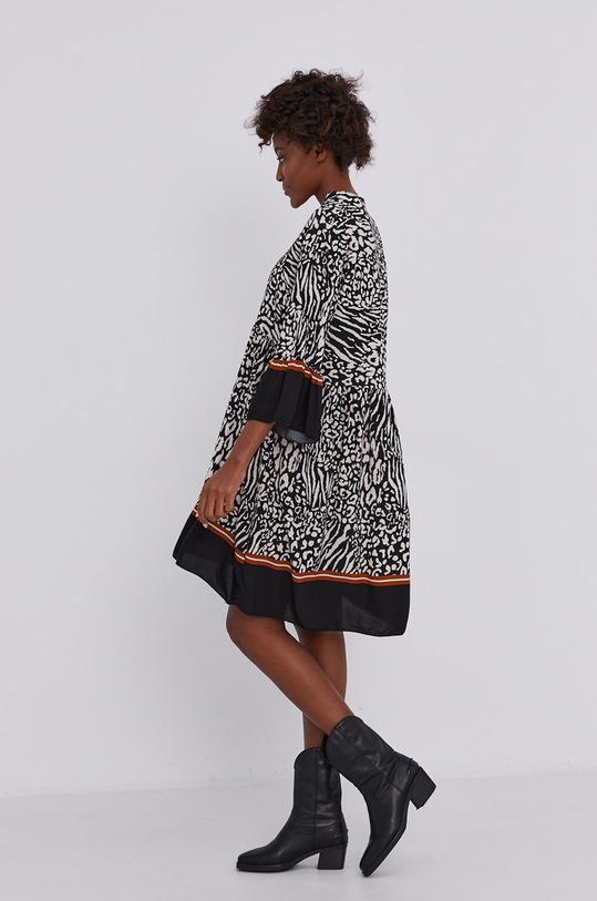 Šaty Answear.LAB zvieracia potlač čierna 41.41.1KR