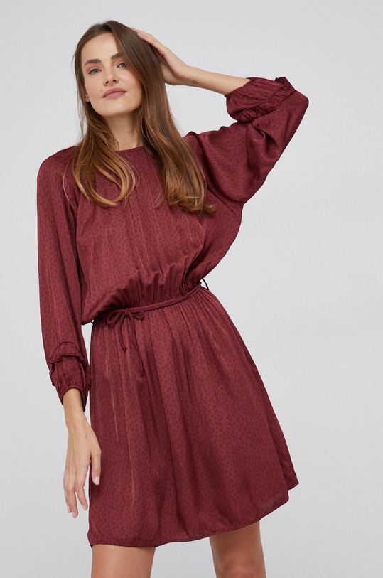 Šaty s příměsí hedvábí Answear.LAB mini červená 69298.2KR
