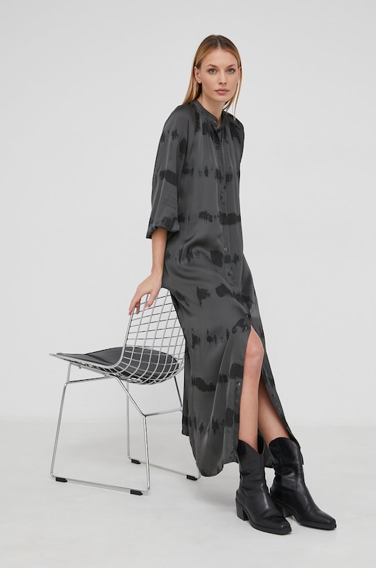 Answear Lab Sukienka z jedwabiem casual czarny 80204.1KR