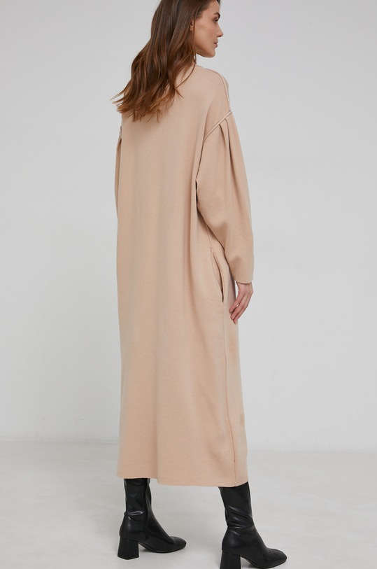 Answear Lab Sukienka beżowy 1200.DA