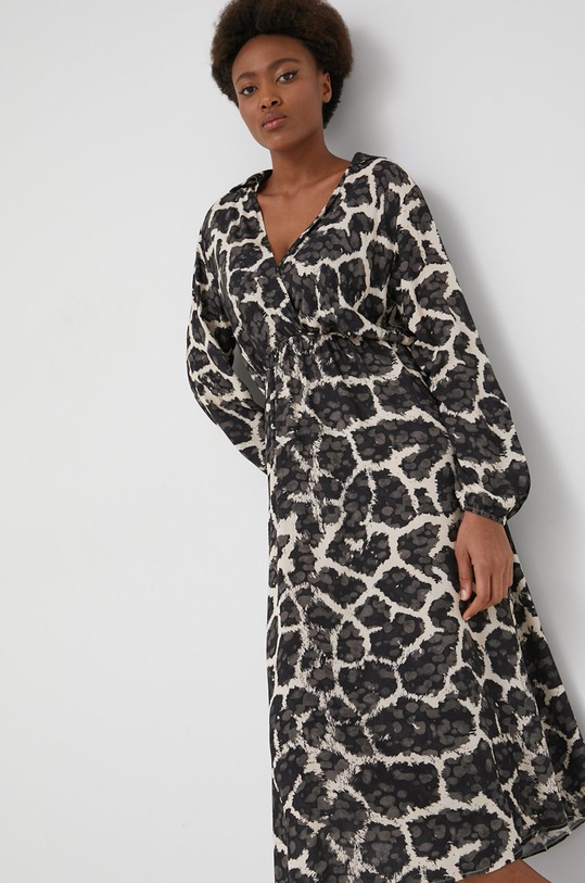 Answear Lab sukienka casual czarny 4520.DA