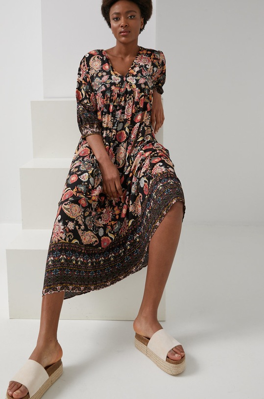 Answear Lab sukienka trzy czwarte czarny 4529.1.DA