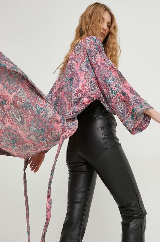 Hedvábný župan Answear.LAB KI01.6WK růžová