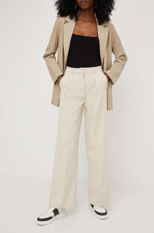 Hlače Answear Lab Z elastanom bež 4395.js