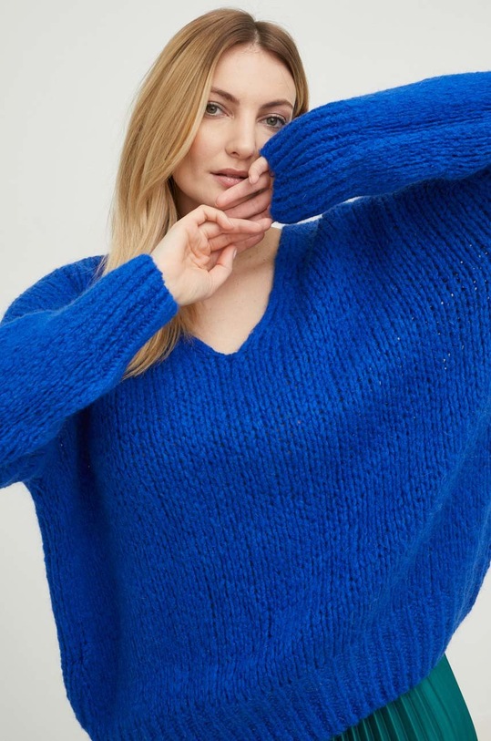 Vlněný svetr Answear.LAB V výstřih modrá G4185.WK
