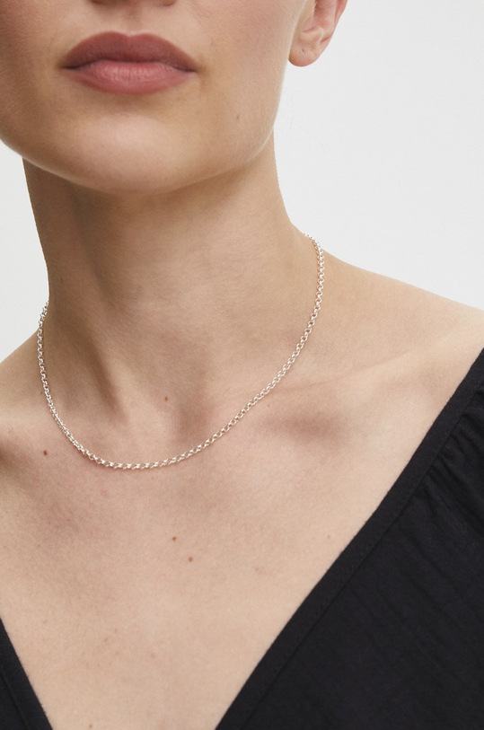 Strieborný náhrdelník Answear.LAB Darčekový box strieborná 20983.HWK