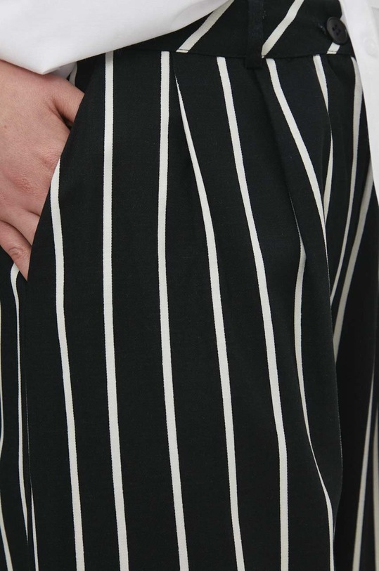 Answear Lab spodnie czarny 19112.tjs