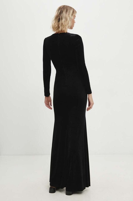 Odzież Answear Lab sukienka welurowa HM2352.HWK czarny