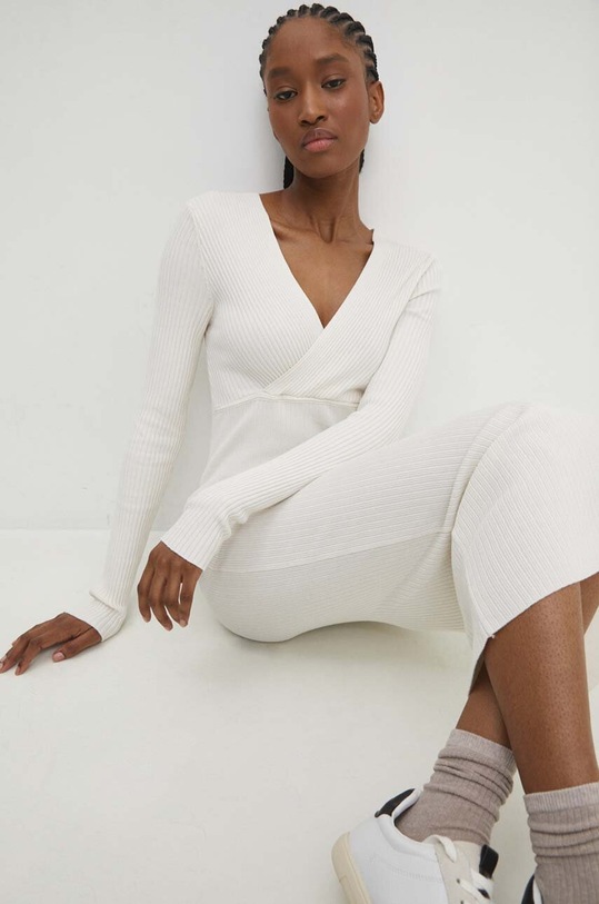 Answear Lab sukienka casual beżowy tt2937.TKK