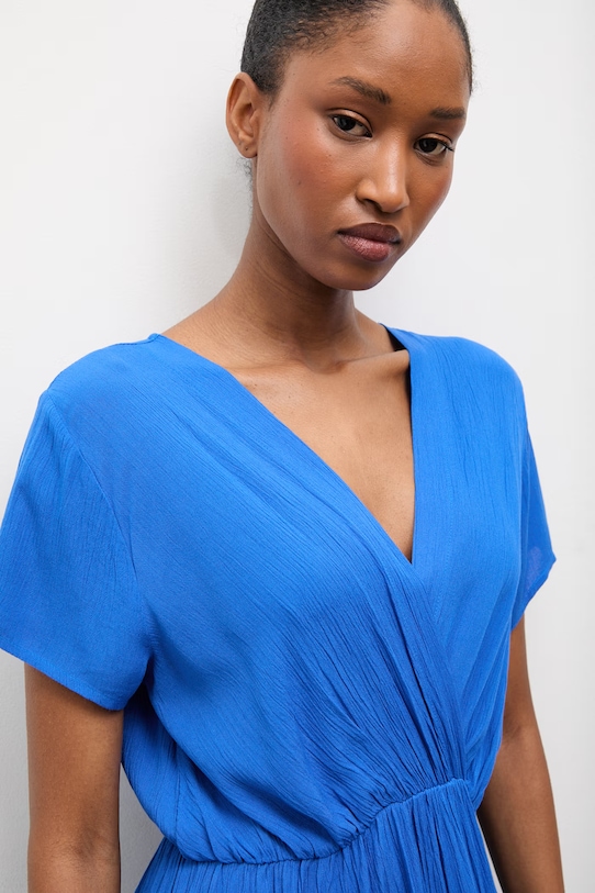 Answear.LAB sukienka laura.fd niebieski