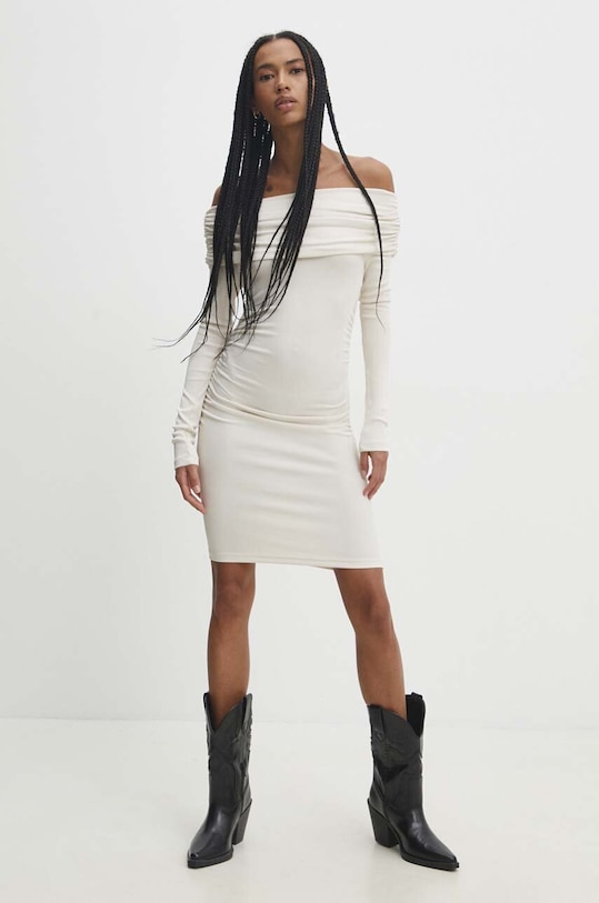 Answear Lab rochie mini bej sng.sud0fw.tjs