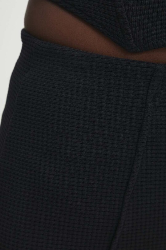 Βαμβακερό σορτσάκι Answear.LAB μαύρο LD0542.HWK