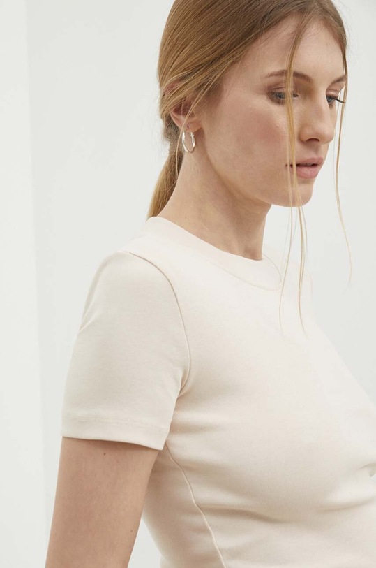 Answear Lab t-shirt z elastanem beżowy 5125.TKK