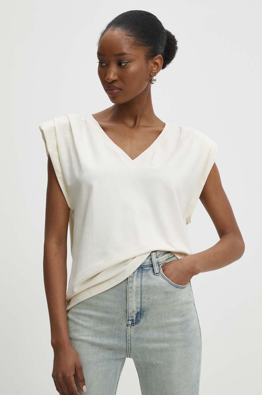 Answear Lab t-shirt z elastanem beżowy w24S.Lf.050492.tjs