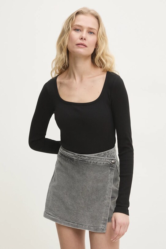 Majica z dolgimi rokavi Answear.LAB Z elastanom črna LLT.624CHARLIE.ums