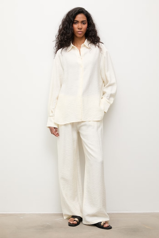 Πουκάμισο και παντελόνι Answear.LAB ύφασμα μπεζ 15629.6.15635.6.fos