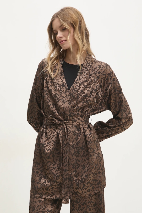 Answear Lab camicia regolare marrone 7209.tms