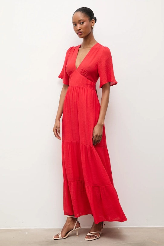 Odzież Answear.LAB sukienka rozkloszowana z wiskozy 62635.fjk czerwony