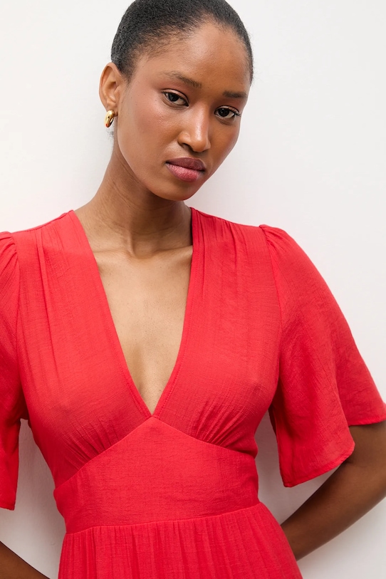 Answear.LAB sukienka rozkloszowana z wiskozy czerwony 62635.fjk
