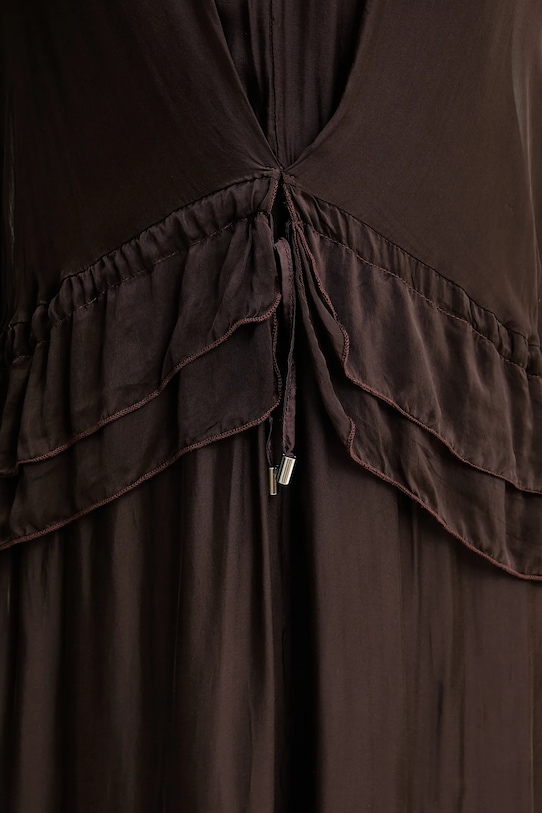 Answear.LAB sukienka z jedwabiem brązowy D11063.ios