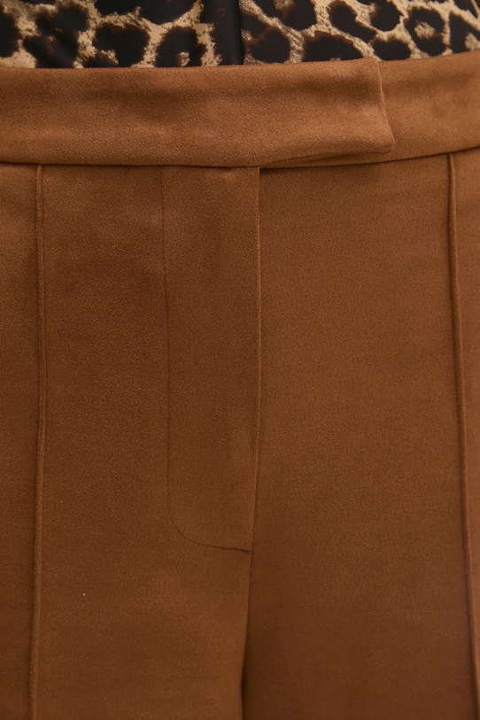 Answear Lab pantaloni scurti maro sng.68.tos